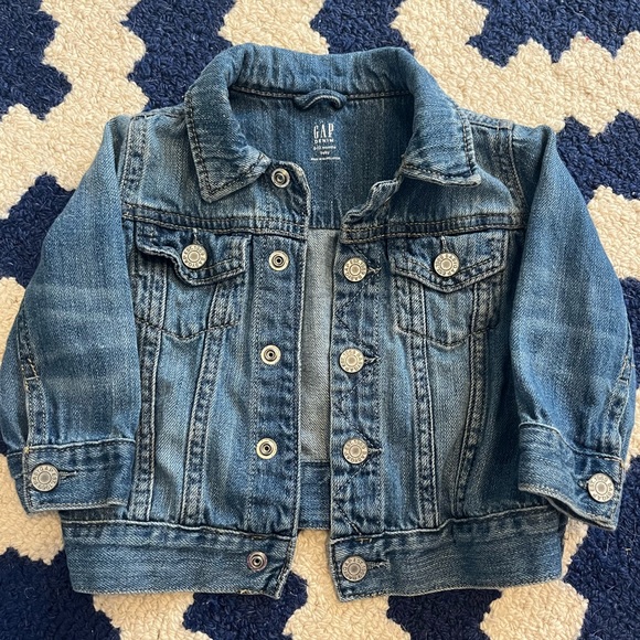 Baby Gap Medium Wash Jean Jacket - 6-12 months - Picture 1 of 2